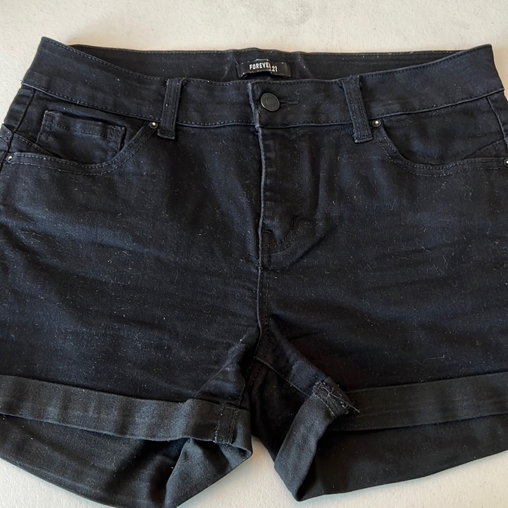Forever 21 size L black shorts